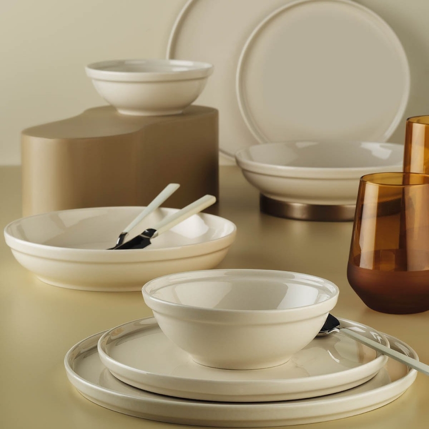 24-częściowy zestaw obiadowy z beżowej porcelany