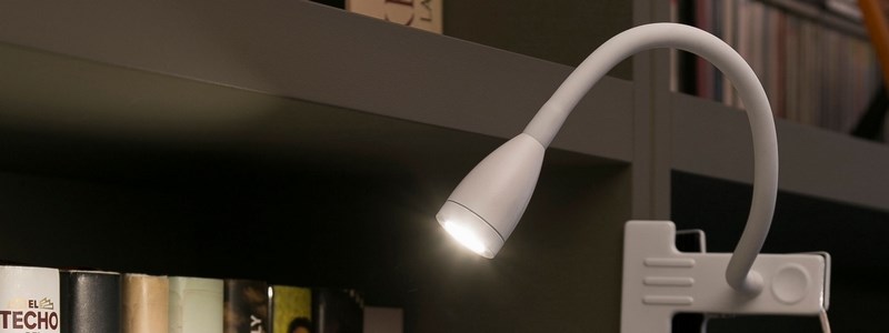 Lampka LED z klipsem - praktyczny pomocnik