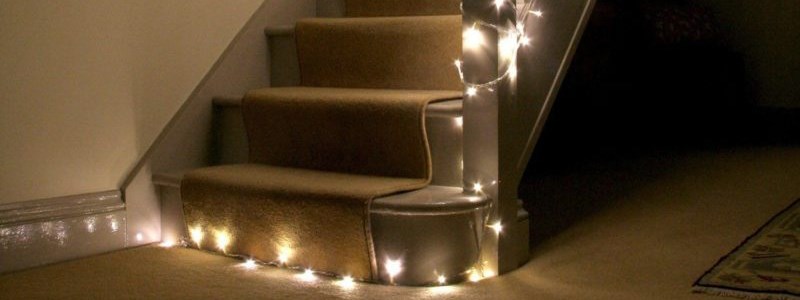 Jak wybrać oświetlenie schodów
