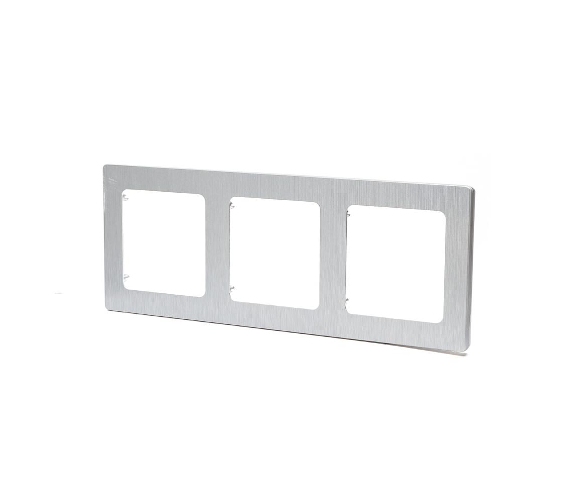 - Potrójna aluminiowa ramka, srebrna