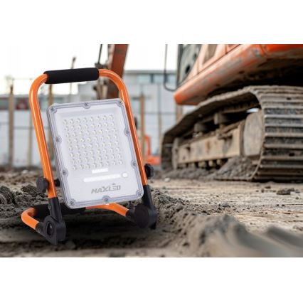 Ładowalny ściemnialny reflektor LED ze statywem LED/50W/3,2V 4500K 5000 mAh IP65 pomarańczowy