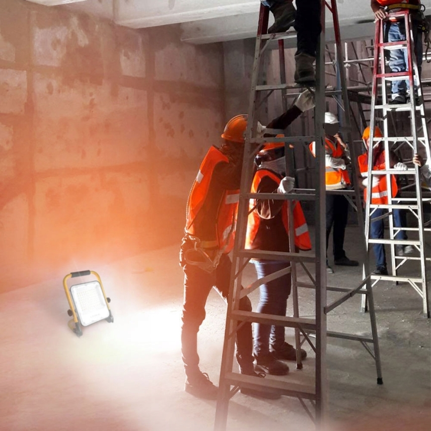 Akumulatorowy reflektor LED ze statywem LED/50W/3,2V 4500K 5000 mAh IP65 pomarańczowy