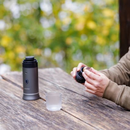 Aligator ACM002 - Podróżny ekspres do kawy z wbudowanym akumulatorem PortaCaffé 3w1 72W/7500 mAh szary