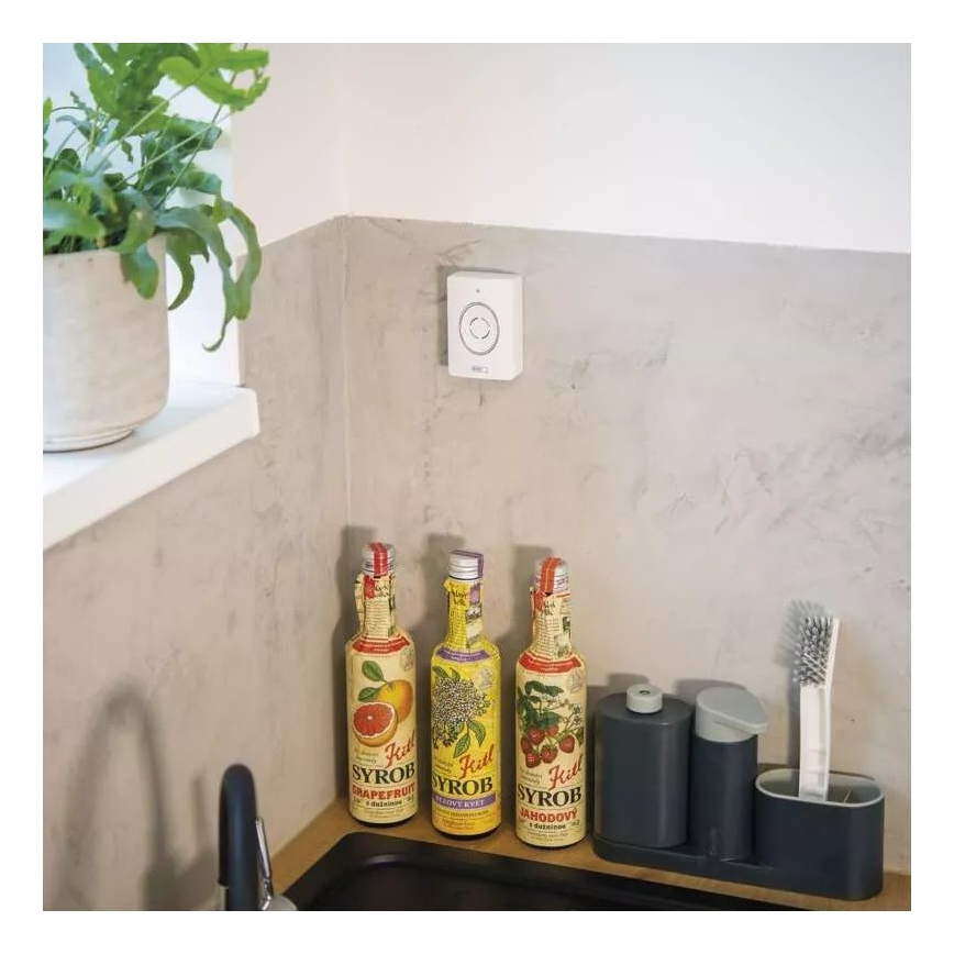 Bezprzewodowy dzwonek do drzwi z kamerą i czujnikiem ruchu GoSmart 12V/3xAA IP44 Wi-Fi Tuya