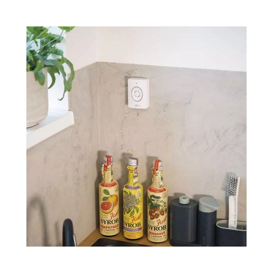 Bezprzewodowy dzwonek wideo z panelem solarnym GoSmart 4400 mAh 3xAA IP44 Wi-Fi Tuya