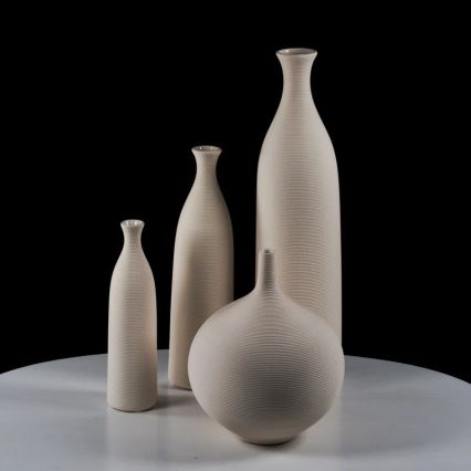 Biała ceramiczna waza 33 cm
