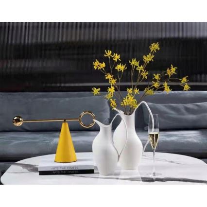 Biała ceramiczna waza 33x17x19 cm