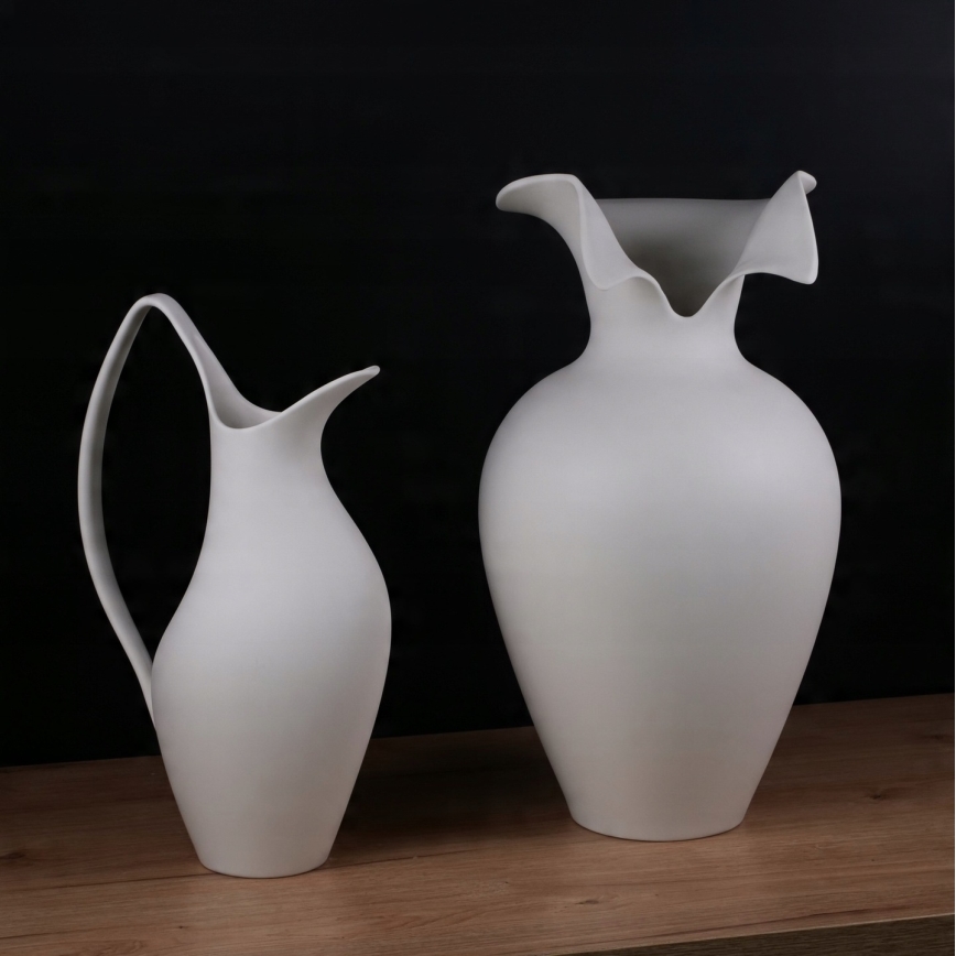 Biała ceramiczna waza 41,5 x 23 cm