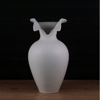 Biała ceramiczna waza 41,5 x 23 cm