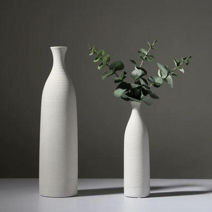 Biały ceramiczny wazon 25 cm