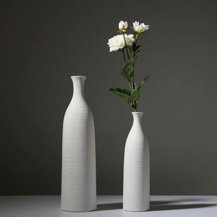 Biały ceramiczny wazon 25 cm