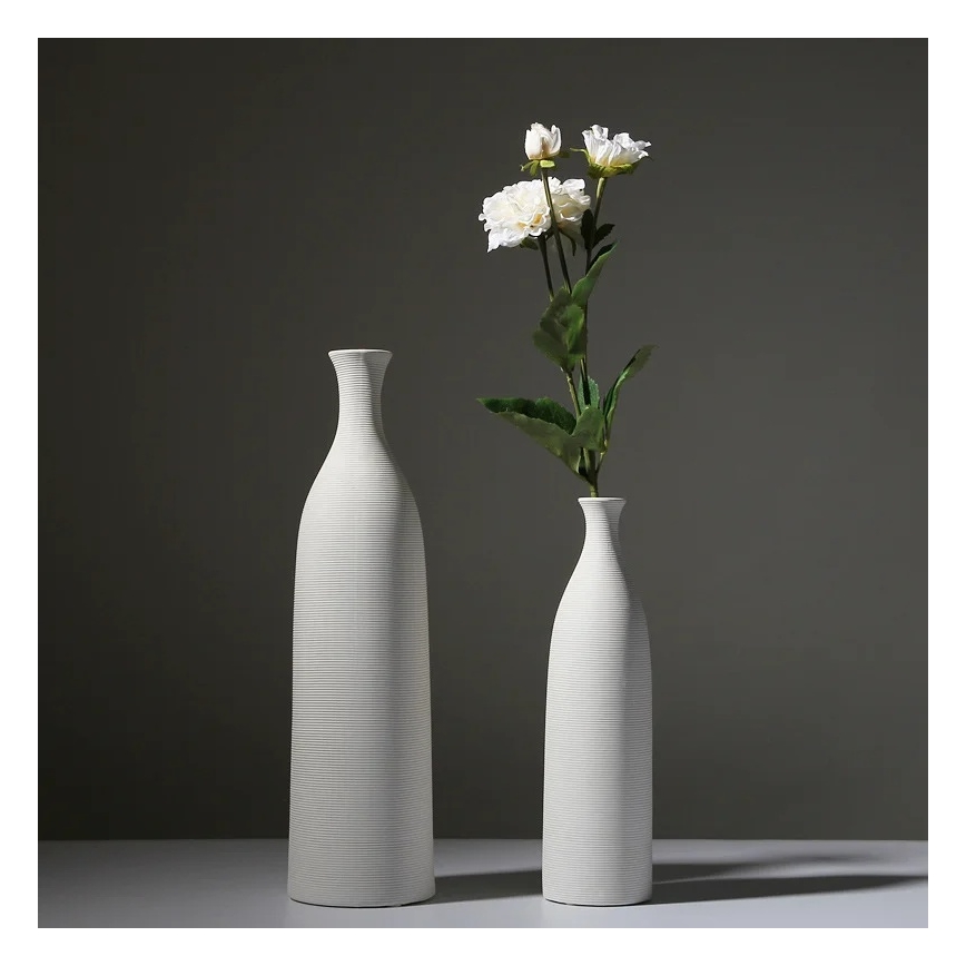 Biały ceramiczny wazon 25 cm