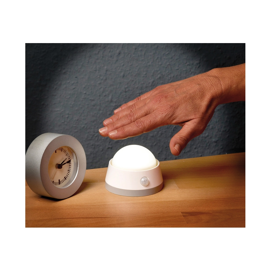 Brennenstuhl - LED lampka orientacyjna z czujnikiem ruchu LED/3xAA 3000K