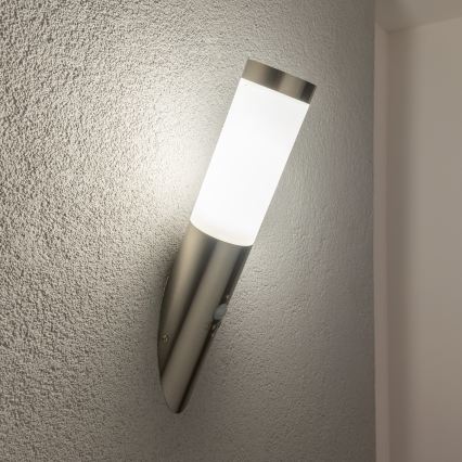 BRILAGI - Zewnętrzna lampa ścienna z czujnikiem ELIA 1xE27/20W/230V IP44 matowy chrom