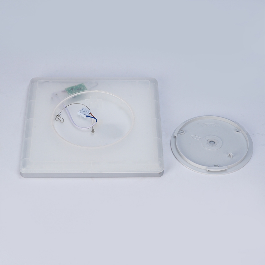 Brilagi - LED plafon łazienkowy ULTRA SLIM LED/18W/230V 30x30 cm srebrny IP54