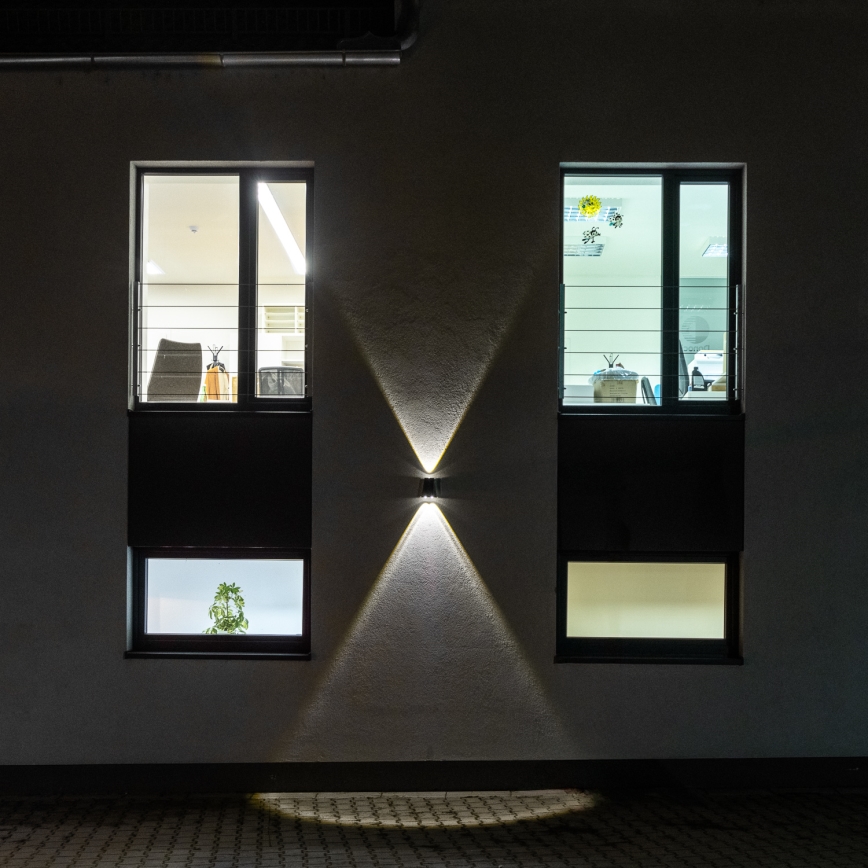 Brilagi - LED Kinkiet solarny PYRAMID LED/2W/3,2V 1300 mAh IP54
