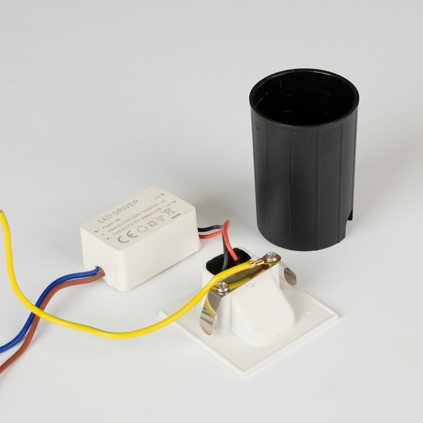 Brilagi - Zewnętrzna wpuszczana oprawa STAIRDOT LED/2W/230V, biała, IP65, kwadratowa