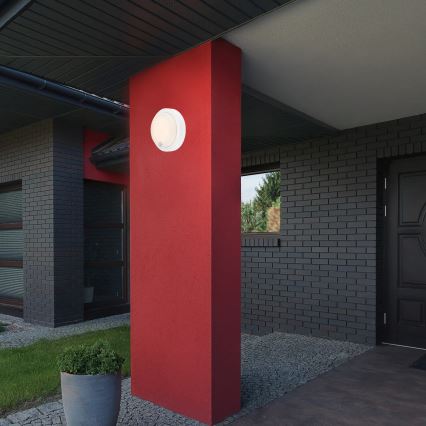 Brilo - Ładowalny zewnętrzny kinkiet LED z czujnikiem LED/4W/5V 4400 mAh IP44 biały