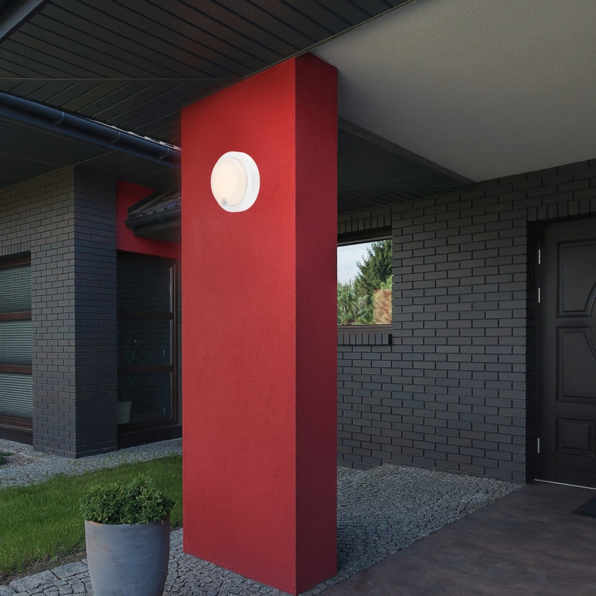 Brilo - Ładowalny zewnętrzny kinkiet LED z czujnikiem LED/4W/5V 4400 mAh IP44 biały