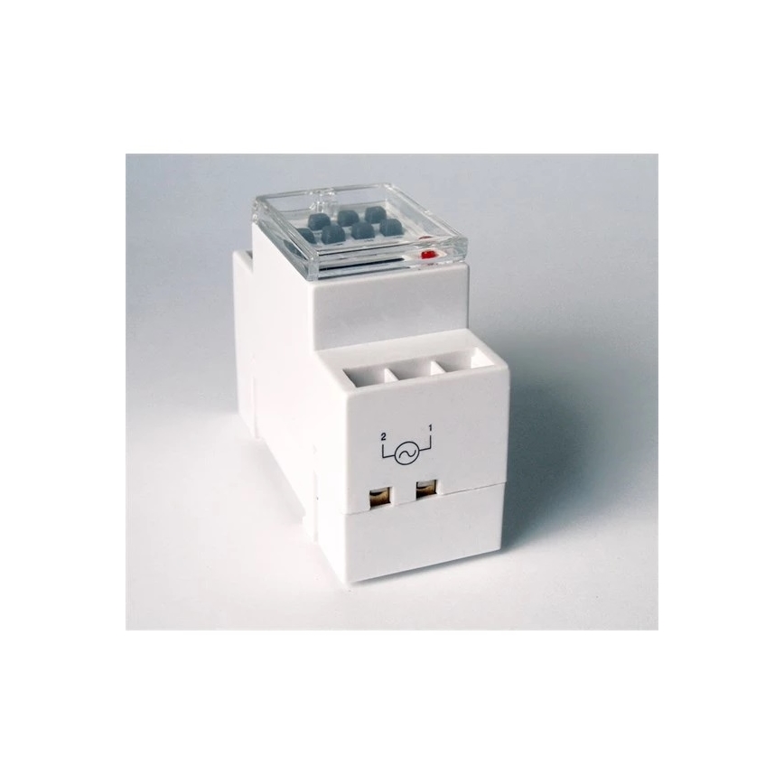 Cyfrowy przełącznik zegarowy na szynę DIN 3680W/230V