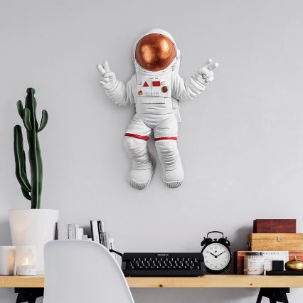Dekoracja ścienna 47x35 cm astronaut miedziany