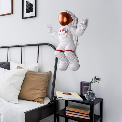 Dekoracja ścienna 47x35 cm astronaut miedziany