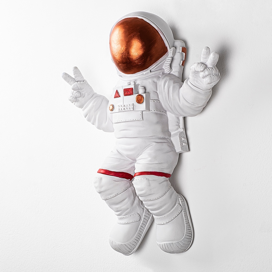 Dekoracja ścienna 47x35 cm astronaut miedziany
