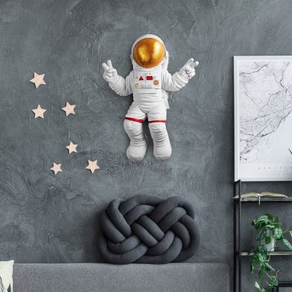Dekoracja ścienna 47x35 cm astronaut złoty