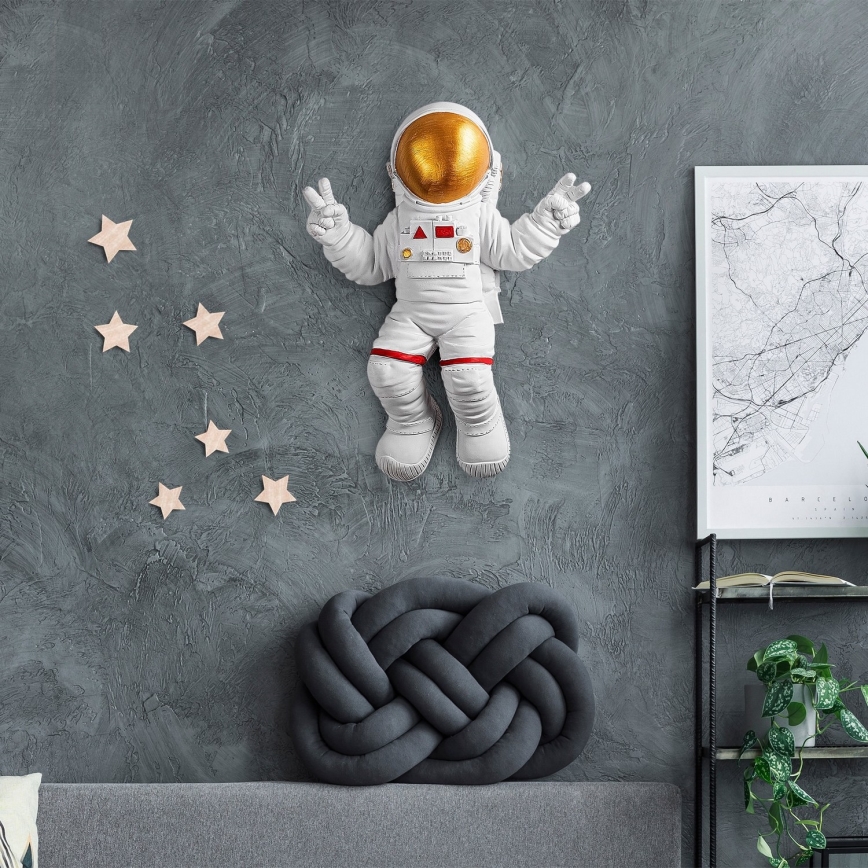 Dekoracja ścienna 47x35 cm astronaut złoty