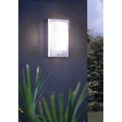 Eglo 79213 - Kinkiet zewnętrzny z czujnikiem VERRES 1xE27/12W/230V IP44 matowy chrom