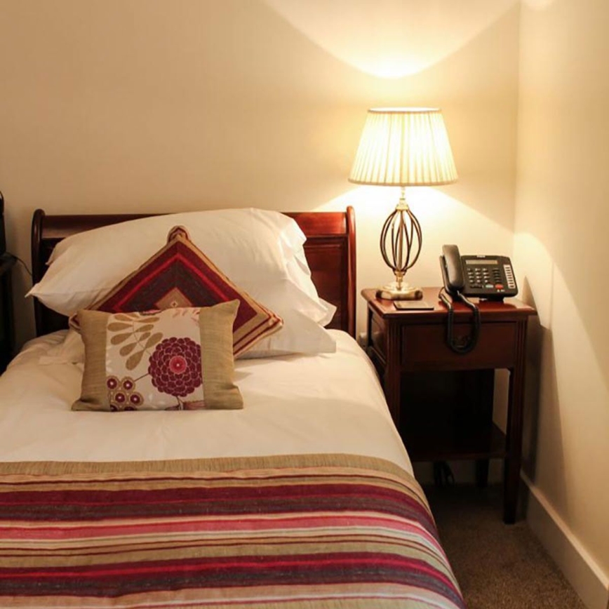 Elstead - Lampa stołowa AEGEAN 1xE27/60W/230V brązowa