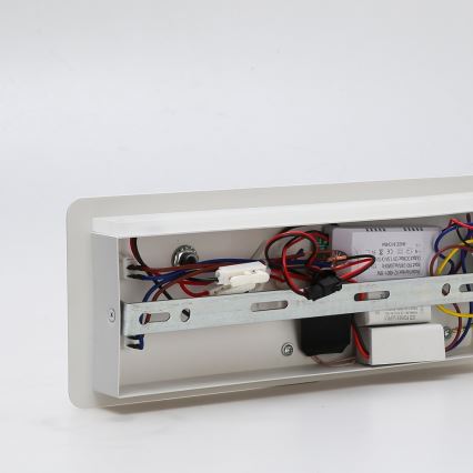 Immax 08285L - LED kinkiet punktowy z półką, portem USB i ładowaniem bezprzewodowym Be PREPARE LED/3W/230V + LED/3W biały