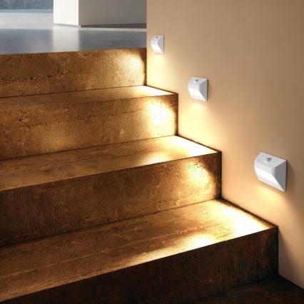 Ładowalna lampa schodowa LED z czujnikiem ruchu i zmierzchu STEP LIGHT LED/0,3W/3,7V 2200 mAh IP53 biała