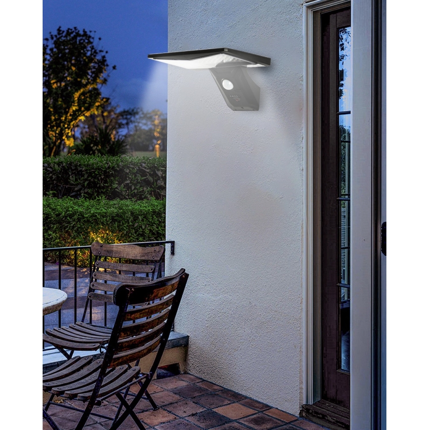 LED Kinkiet solarny z czujnikiem LED/2,6W/5,5V IP65 1800 mAh czarny