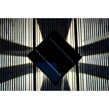 LED Solarna lampa ścienna z czujnikiem LED/2W/5V IP54 1300 mAh