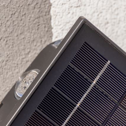 LED Solarna lampa ścienna z czujnikiem LED/2W/5V IP54 1300 mAh