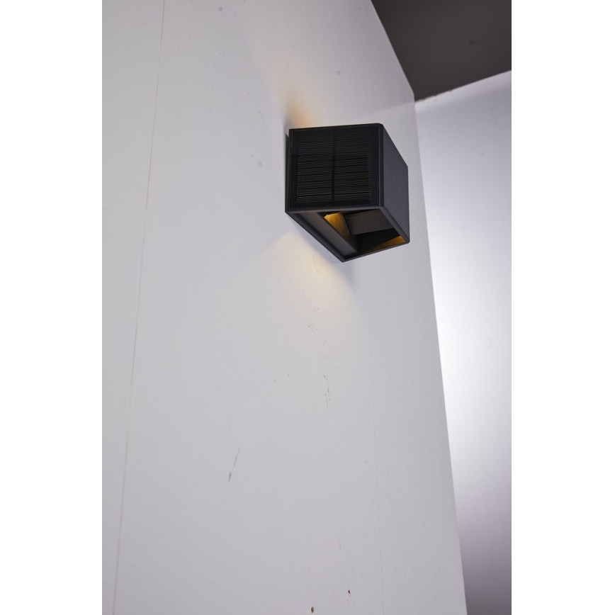 LED Solarna lampa ścienna z czujnikiem LED/2W/5V IP54 1300 mAh