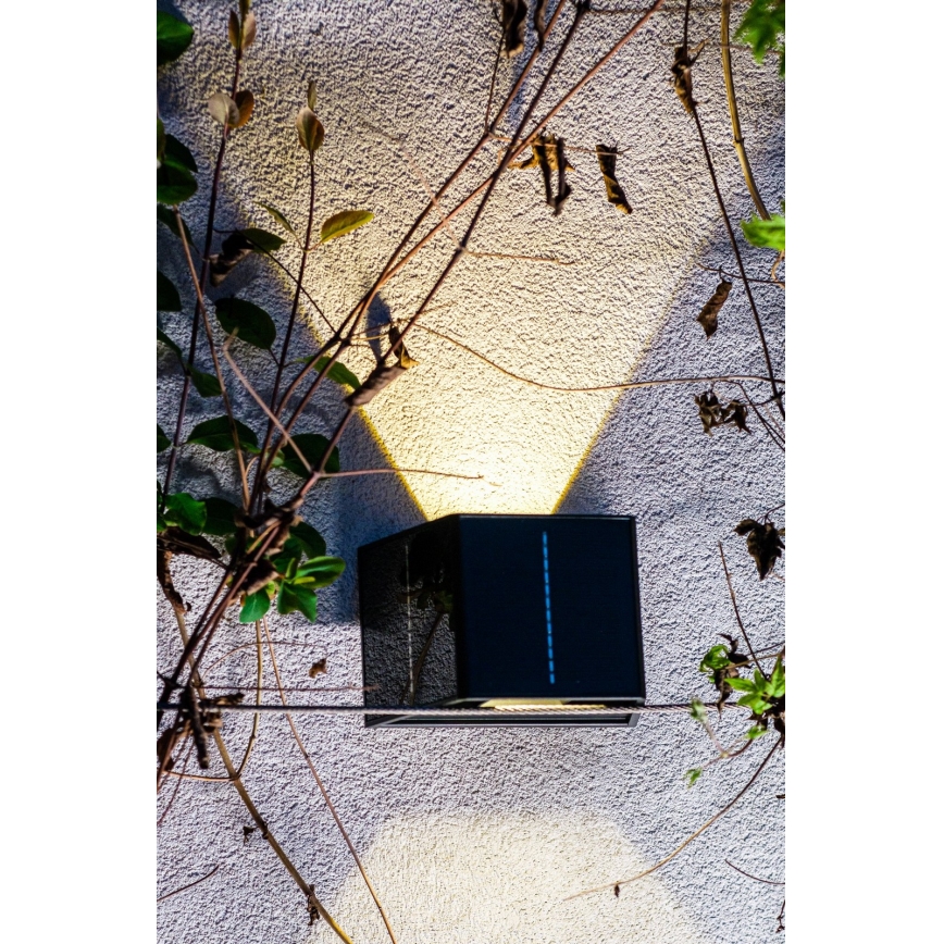 LED Solarna lampa ścienna z czujnikiem LED/2W/5V IP54 1300 mAh
