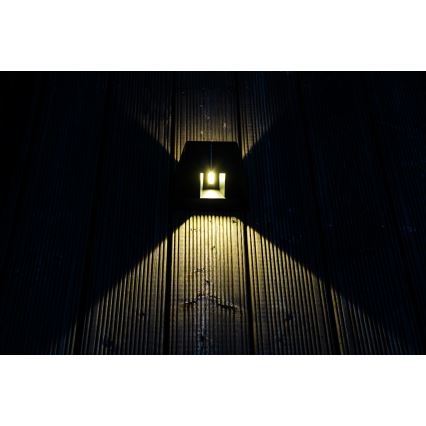 LED Solarna lampa ścienna z czujnikiem LED/2W/5V IP54 1300 mAh