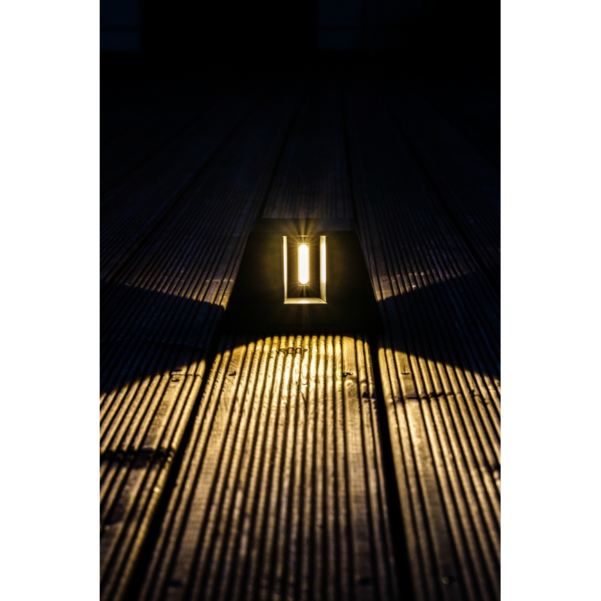 LED Solarna lampa ścienna z czujnikiem LED/2W/5V IP54 1300 mAh