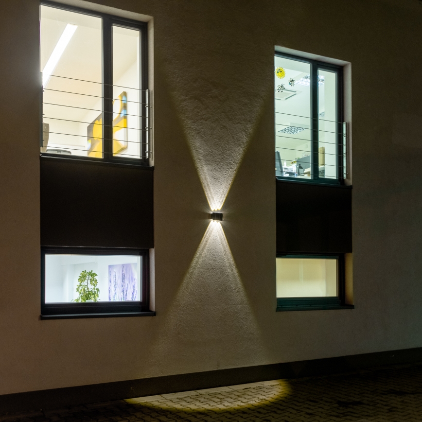 LED Kinkiet solarny z czujnikiem LED/2W/5V IP54 1300 mAh