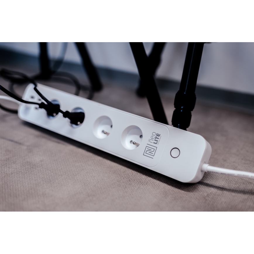 Immax NEO 07707L - Przedłużacz NEO LITE Inteligentny 4AC + 4USB Wi-Fi Tuya 1,5m