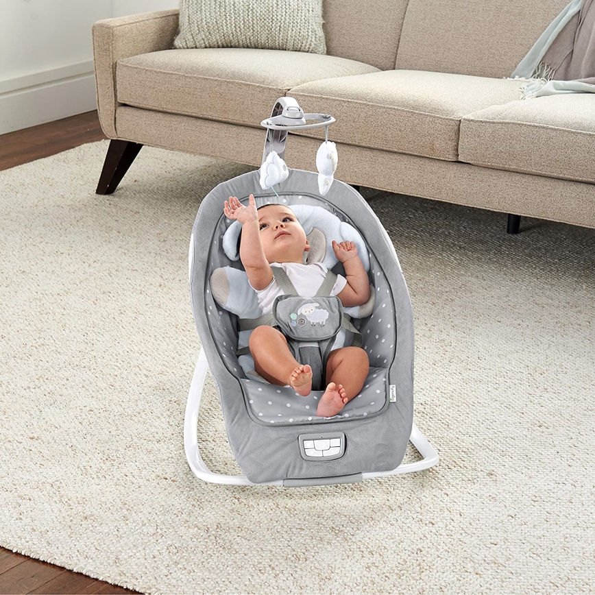 Ingenuity - Bujaczek dziecięcy z muzyką CUDDLE LAMB 3xLR14