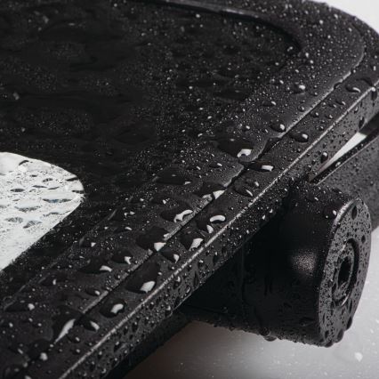 Regulowany reflektor LED z panelem solarnym i czujnikiem zmierzchu LED/15W/15000 mAh 3,2V IP65 + pilot zdalnego sterowania