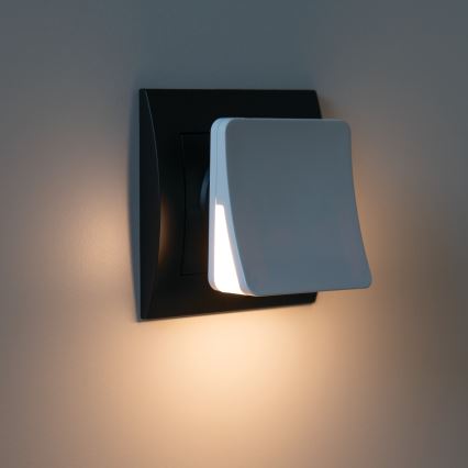 Lampka orientacyjna LED z czujnikiem zmierzchu do gniazdka HOFI LED/0,28W/230V biała