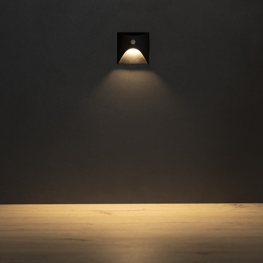 Oprawa schodowa LED z czujnikiem ruchu i zmierzchu EXIN LED/2,5W/230V 3000K IP65 czarna kwadratowa