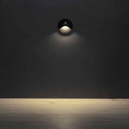 Oprawa schodowa LED z czujnikiem ruchu i zmierzchu EXIN LED/2,5W/230V 4000K IP65 czarna okrągła