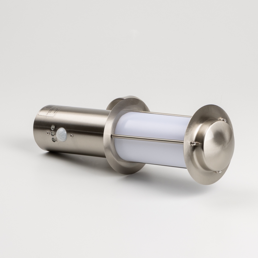 Zewnętrzny kinkiet LED z czujnikiem ruchu, 1xE27/4,9W/230V, IP44, matowy chrom