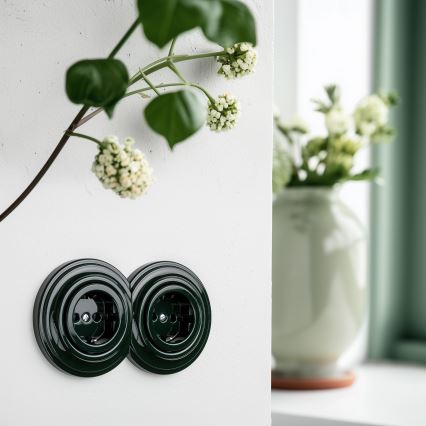 Kliklap - Podwójne retro gniazdko domowe z ramką SCHUKO 230V zielone