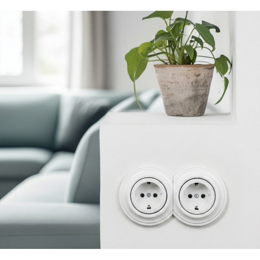 Kliklap - Podwójne retro gniazdo domowe z ramką SCHUKO 230V, w kolorze śnieżnobiałym